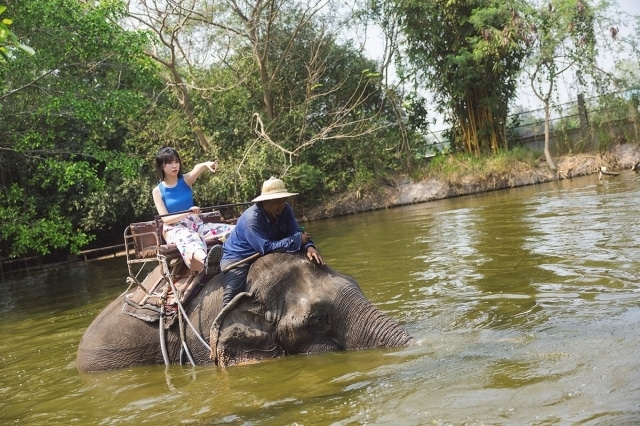 Liyuuさんの2nd写真集「ヒトミ」発売記念イベントの公式レポートが到着！