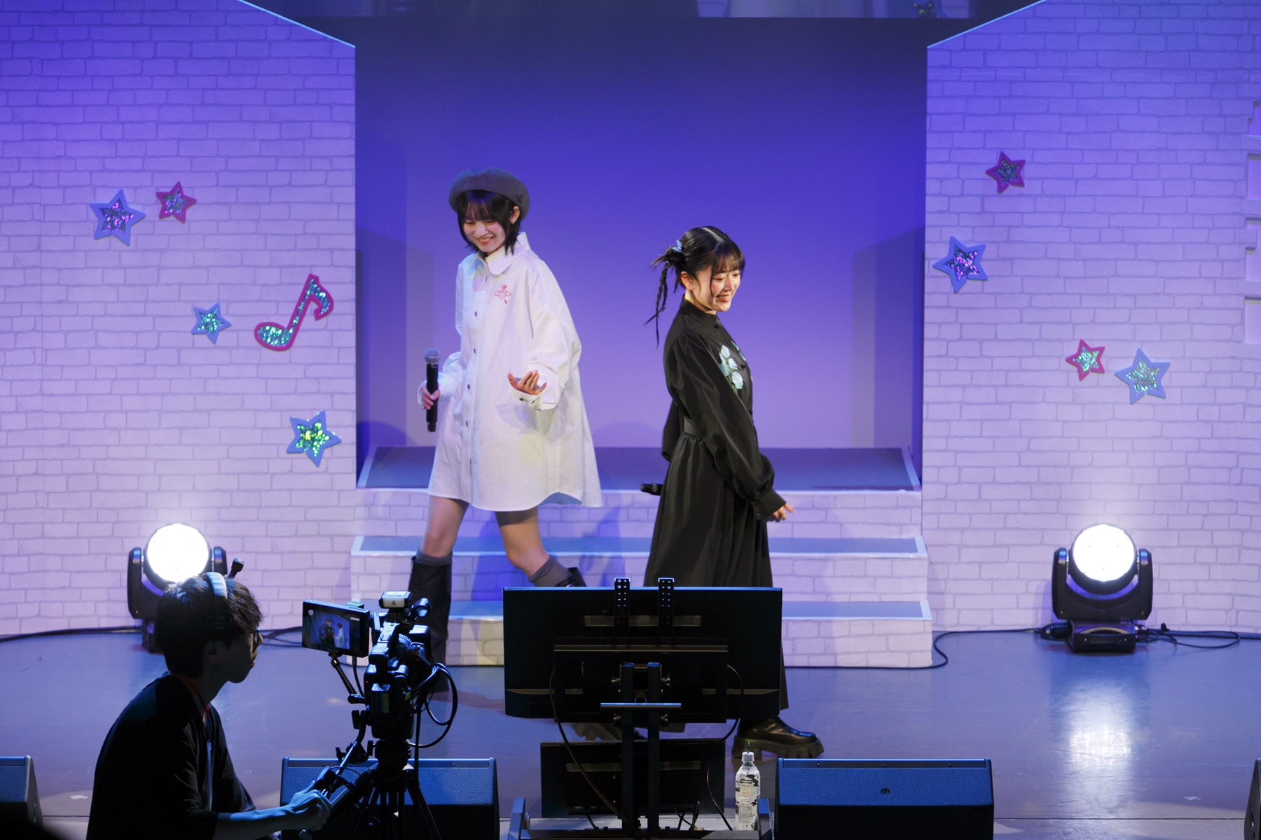 人気声優とDAM★ともユーザーがステージで熱唱！　アニカラ30曲の歌唱に、夢の声優コラボや生朗読まで盛りだくさんの『DAM★とも×DAMアニメ部　DAMアニカラFes!!2025』レポート-15