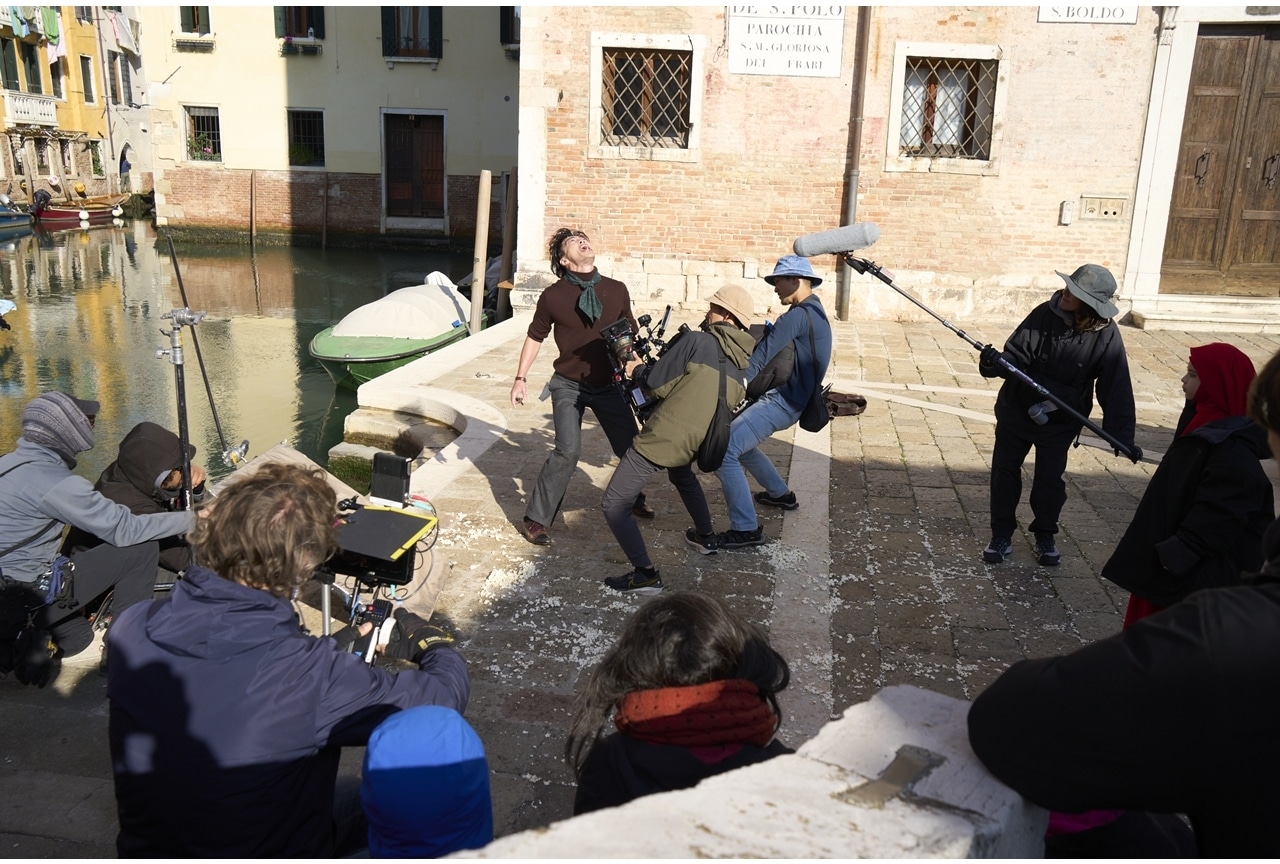 映画『岸辺露伴は動かない　懺悔室』ポップコーンバトルのメイキング＆オフショット画像解禁！