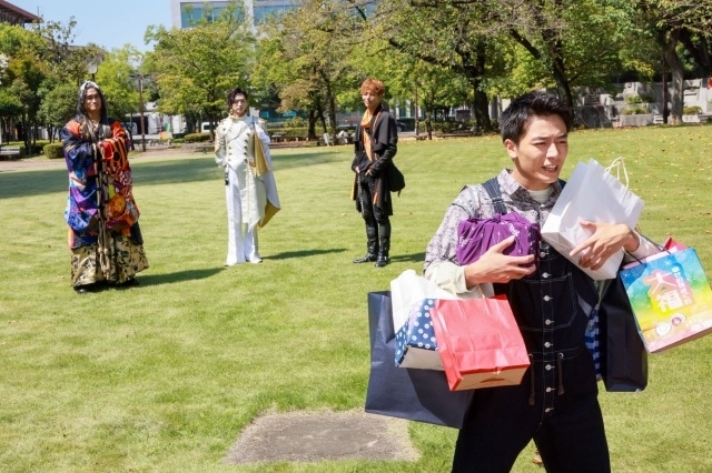 『ブンブンジャー』と『キングオージャー』の共演は“一つの奇跡”――Vシネクスト『爆上戦隊ブンブンジャーVSキングオージャー』ブンレッド／範道大也役・井内悠陽さん×クワガタオージャー／ギラ・ハスティー役・酒井大成さんインタビュー-6