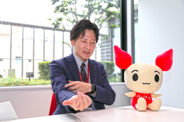 アニメが救う”尊い“いのち──そもそも血液センターってどんな組織？献血とアニメのコラボ、コミケの献血バスなど……献血に関する気になることを東京都赤十字血液センターに聞いてみた【6月14日は世界献血者デー】