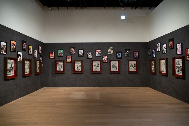 約10年間の歴史が詰まった『僕のヒーローアカデミア』原画展レポート｜堀越耕平先生による大迫力の直筆原稿＆イラストが多数展示！　等身大“黒デク”フィギュアやフォトスポットも必見-2