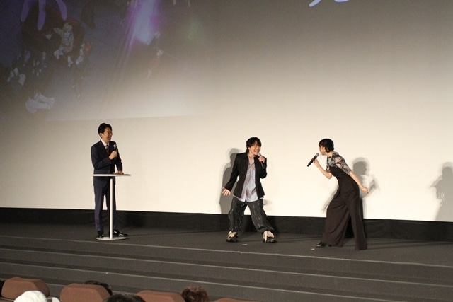夏アニメ『よふかしのうた Season2』先行上映会に佐藤元さん雨宮天さん登壇！　Creepy Nutsからのサプライズコメントも上映-5
