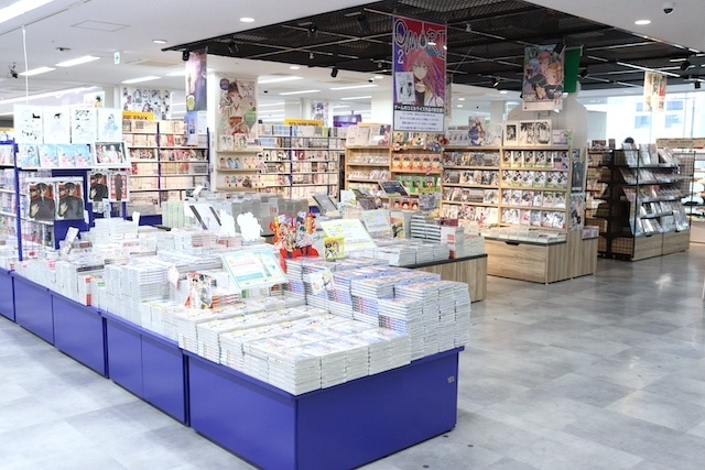 フェア「『18TRIP』1st Anniversary fair!」や「『呪術廻戦』「懐玉・玉折」総集編劇場公開記念フェア」が開催中！　ほか［今日のアニメイト池袋本店］-17