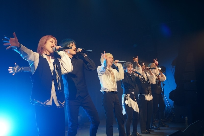 型にはまらず、自分らしく生きて良い──独自の世界観に新たな魅力も加わった新曲2曲を初披露！「1st Oneman Live xxLeCœur」ライブレポート-4