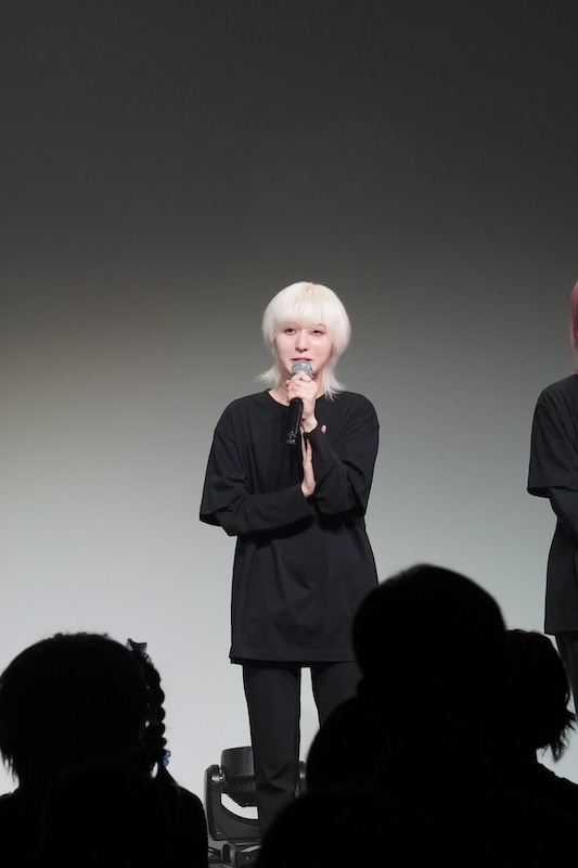 型にはまらず、自分らしく生きて良い──独自の世界観に新たな魅力も加わった新曲2曲を初披露！「1st Oneman Live xxLeCœur」ライブレポート-8