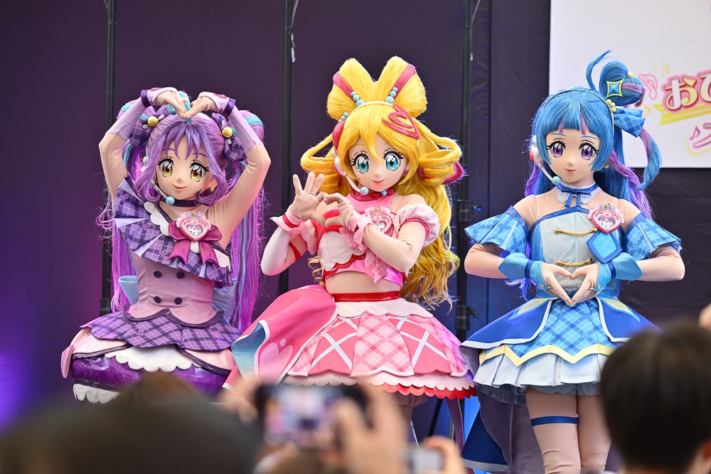『キミとアイドルプリキュア ♪』「おひろめデビューライブ　ズキューンキッスステージ!!」レポート｜キュアズキューンとキュアキッスが子供たちと触れ合ったほか、5人揃って新曲「キミとルララ」の披露も-15