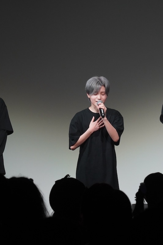 型にはまらず、自分らしく生きて良い──独自の世界観に新たな魅力も加わった新曲2曲を初披露！「1st Oneman Live xxLeCœur」ライブレポート-6