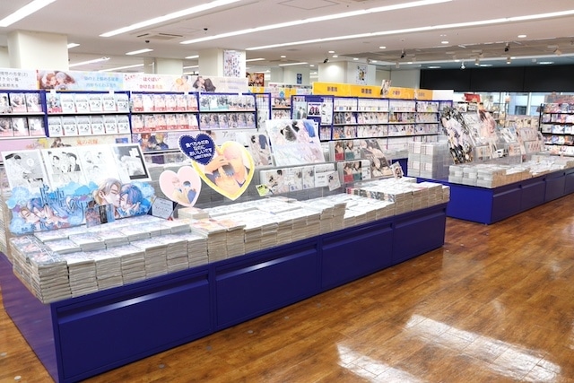 CD「ヒプノシスマイク -Division Rap Battle- MIC AS ONE」やコミックス『食べちゃだめなのにおいしいです』が発売！　ほか［今日のアニメイト池袋本店］-18