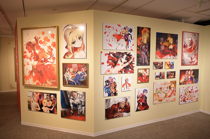 「ワダアルコ展Fate & Fate/EXTRA ART WORKS -flower parade-」東京会場フォトレポート｜進化した展示内容とともに帰ってきたワダアルコ展──豪華絢爛なイラストと世界観に再び酔いしれよう！-9