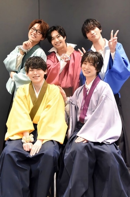 ▲後列左から観世智顕さん、高野大河さん、長岡龍歩さん。前列左から小池貴大さん、草野太一さん