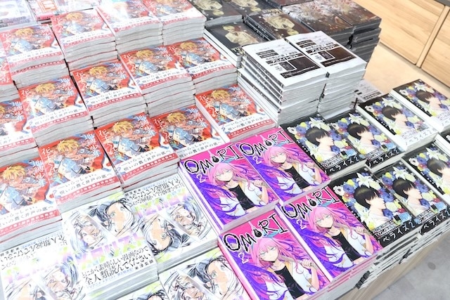 「誰か夢だと言ってくれ ドラマCD発売記念オンリーショップ」や「劇場アニメ『ベルサイユのばら』オスカル・オンリーショップ ～集え！バスティーユ(アニメイト)へ！～ Produced by アンドレ」が開催中！　ほか［今日のアニメイト池袋本店］-23