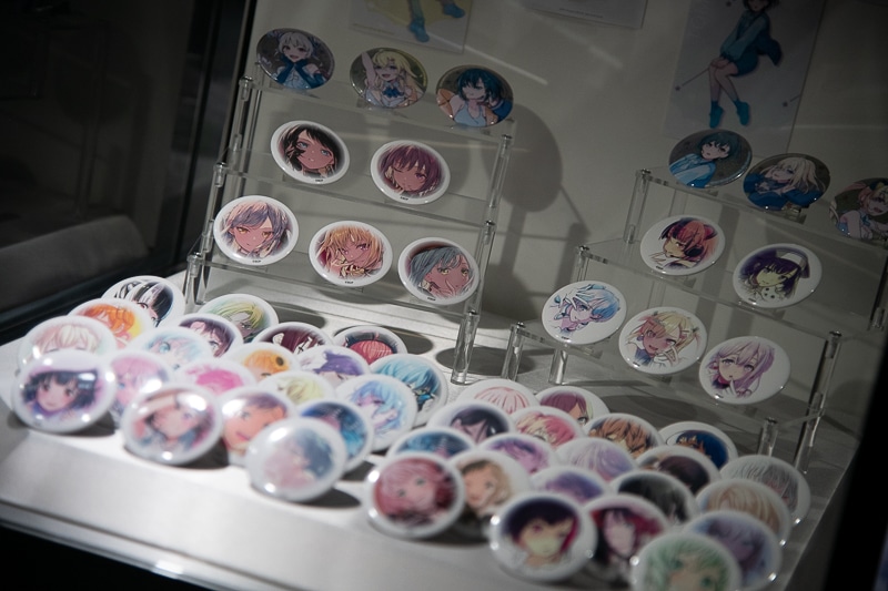 「『バンドリ！』『バチャガ』両作品のファンの方に楽しんでいただきたい」──「信澤収イラスト展 -BanG Dream! ＆ VIRTUAL GIRL-」信澤 収さんスペシャルインタビュー-11