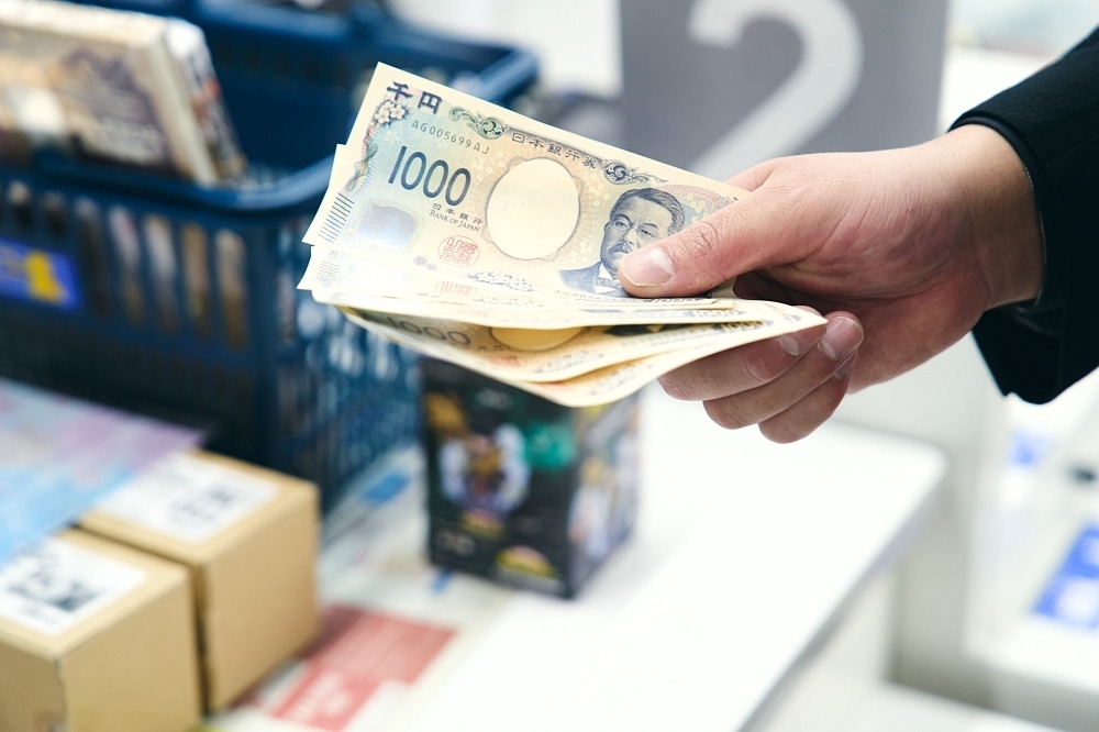 新日本プロレス所属プロレスラーのグレート-O-カーン様がアニメイトに襲来！ 欲しいものは妥協しない、“オタクの矜持”を胸に王者は何を買う!?【店舗貸切！お小遣いアニメイト】-20