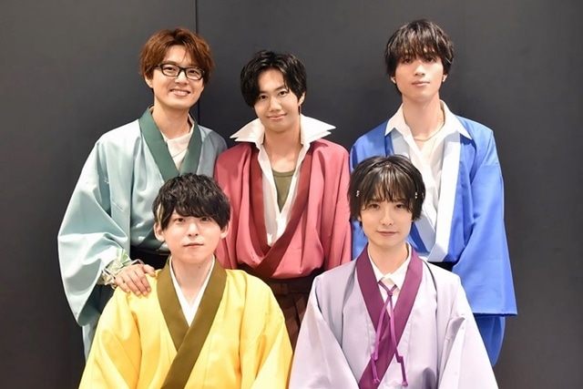 ▲後列左から観世智顕さん、高野大河さん、長岡龍歩さん。前列左から小池貴大さん、草野太一さん