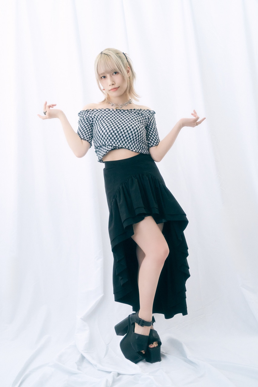 Ave Mujica アーティスト缶バッジ　三角初華　佐々木李子 バンドリ JOYSOUND Ave Mujica 三角初華 ドロリス 缶バッジ