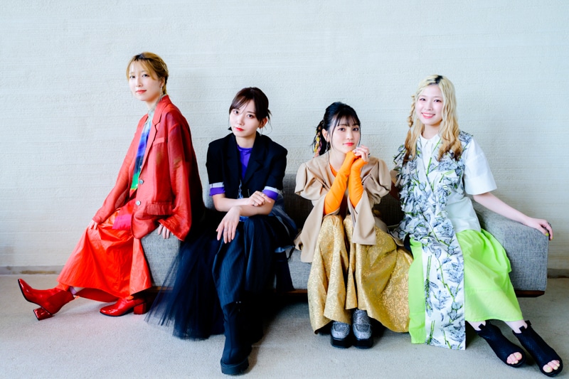 夏アニメ『帝乃三姉妹は案外、チョロい。』日向未南さん（綾世 優役）×天海由梨奈さん（帝乃一輝役）×古賀葵さん（帝乃二琥役）×青山吉能さん（帝乃三和役）声優座談会｜天才三姉妹×ポンコツ男子の“チョロかわ”な日常とは？-9