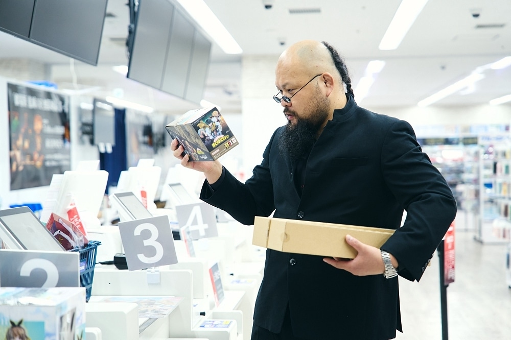 新日本プロレス所属プロレスラーのグレート-O-カーン様がアニメイトに襲来！ 欲しいものは妥協しない、“オタクの矜持”を胸に王者は何を買う!?【店舗貸切！お小遣いアニメイト】-19