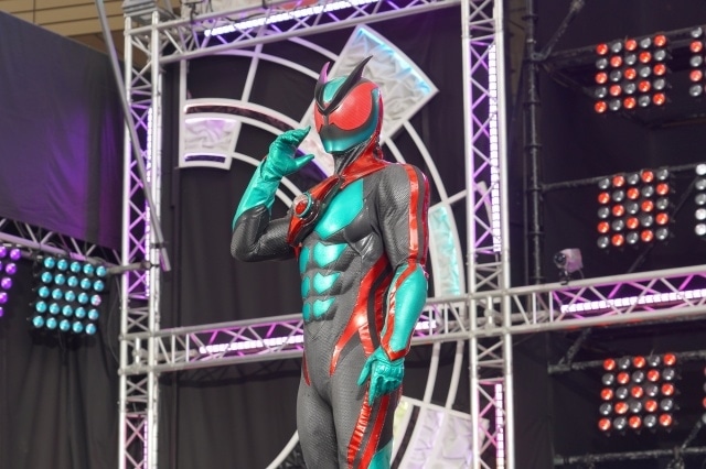 『仮面ライダーゼッツ』制作発表記者会見にて全貌が公開！　メインキャストに堀口真帆・三嶋健太・小貫莉奈・八木美樹・古川雄輝｜主題歌を澤野弘之トータルプロデュース・NAQT VANE（ナクトベイン）が担当-3