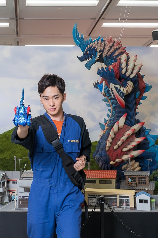 コウセイの人間らしさと成長の“余白”。ソラトとの関係性、共に戦う「メテオカイジュウ」のドラマにも注目ーー『ウルトラマンオメガ』ホシミ コウセイ役・吉田晴登さんインタビュー-7