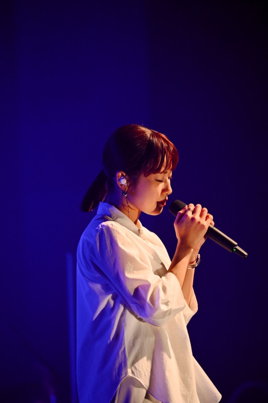 楠木ともり、メジャーデビュー5周年ツアーファイナルで刻んだ“あなたのせいだ”の想い｜TOMORI KUSUNOKI Zepp TOUR 2025 “Whose fault is it?”レポート-10