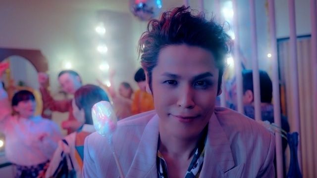 ▲「ジャンプしてみて」MVより