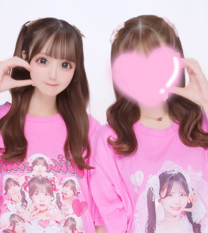 ▲りこちゃん🩷　Tシャツを貸してもらったので一緒に着ました🥺
