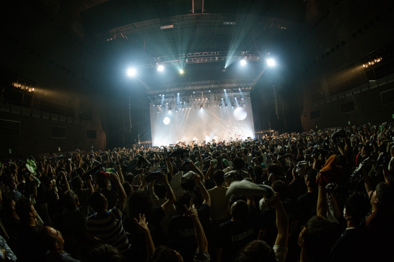 楠木ともり、メジャーデビュー5周年ツアーファイナルで刻んだ“あなたのせいだ”の想い｜TOMORI KUSUNOKI Zepp TOUR 2025 “Whose fault is it?”レポート-6