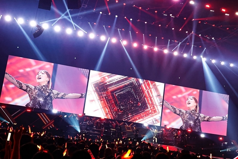 【アニサマ2025】May’nさんがTVアニメ『マクロスF』EDテーマ「ノーザンクロス」を歌い上げる！ 伝説の曲に観客も熱狂！「Animelo Summer Live 2025 “ThanXX!”」-2