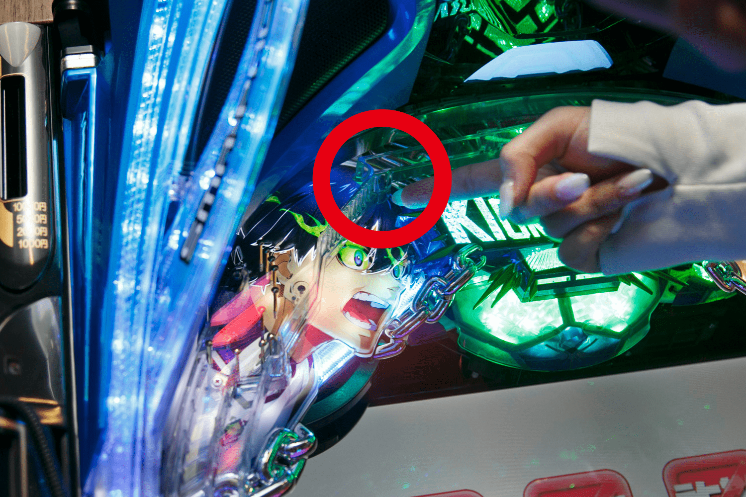 ▲大体この辺りを狙うイメージ。多少強くても弱くても左側に玉が落ちればいいみたいなので、そこまで繊細にならなくても大丈夫でした。