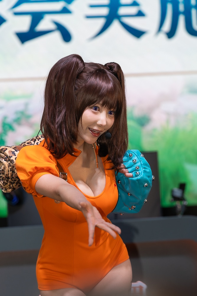 えなこさん、篠崎こころさん、南あみさんが『七つの大罪』のコスプレで「TGS2025」に降臨! 『七つの大罪:Origin』スペシャルコスプレショーの写真をお届け-11