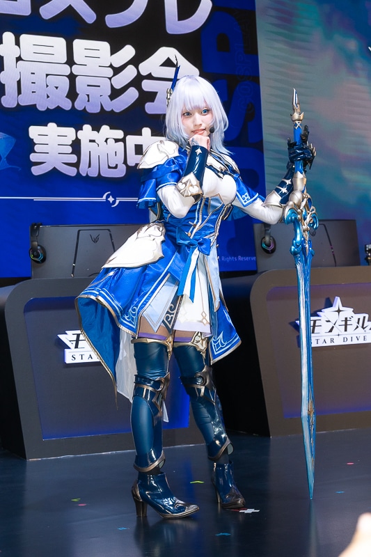 宮本彩希、高見奈央、うたたね翠がTGS2025で美麗コスプレを披露