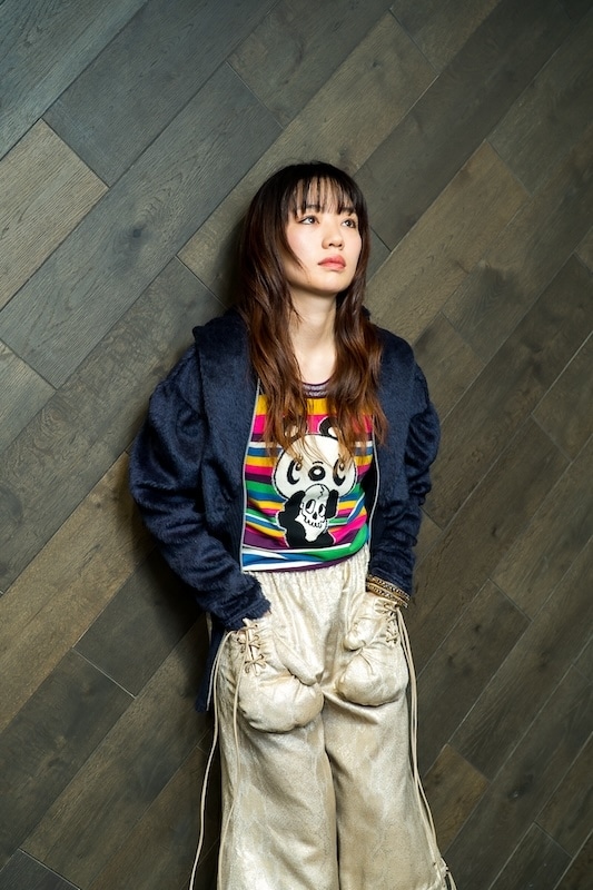 「自分にとって『何回も聴きたい曲』になりました」キーワード「1/2」は“半分こずつ”の感覚に寄り添って──TVアニメ『らんま1/2』第2期エンディングテーマ にしな「パンダガール」インタビュー-3