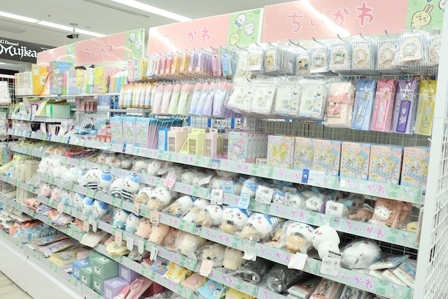 フェア「《家庭教師ヒットマンREBORN!》ストリートファッション inアニメイト」やポップアップストア「センチメンタルサーカス「永遠の魔法と願いのグリモワール POP-UP SHOP」in アニメイト池袋本店」が開催中！　ほか［今日のアニメイト池袋本店］-15