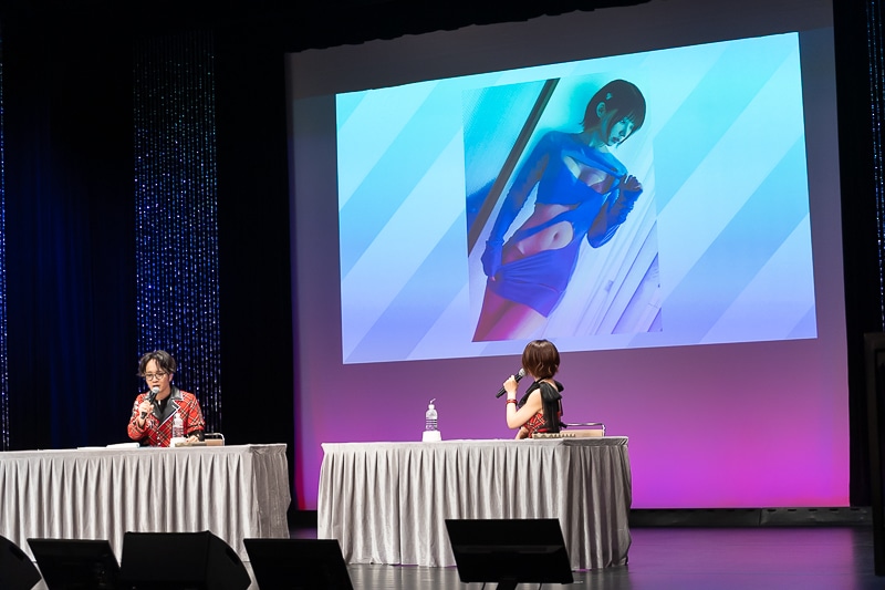 2ページ目：えなこがSNS厳禁なギリギリ話を披露!?「えなラジ