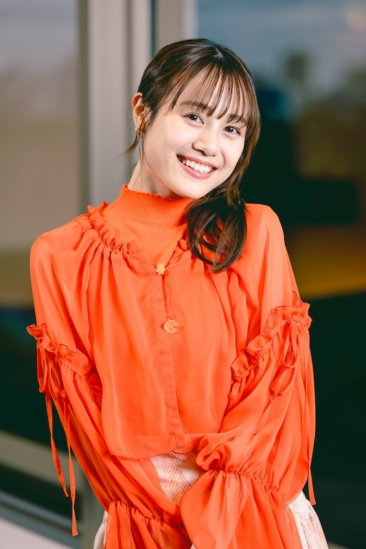 これまで培ってきた関係値や成長があるからこそ、最終話は安心して見られるはず。双見と佐藤の関係性の“ゴール”にも注目!?｜アニメ『笑顔のたえない職場です。』双見奈々役・夏吉ゆうこさん×間 瑞希役・伊藤美来さん対談インタビュー-8