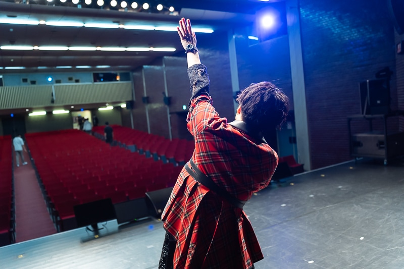 えなこさんがSNSへの書き込み厳禁なギリギリ話を暴露!?　8年続く番組の集大成イベントでぶっちゃけトーク＆ライブを披露！　えなこさん＆青木佑磨さんによる「えなこの〇〇ラジオPresents えなこの〇〇 Party!」レポート-49