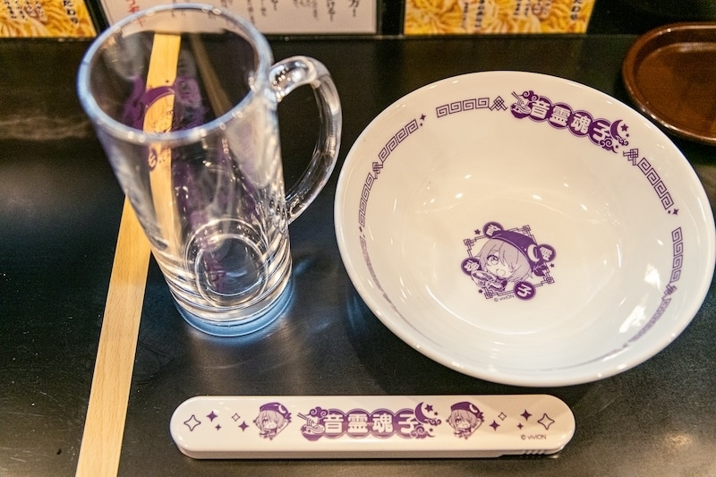 “たまっ子”のおれもっ……!! 油そば食いましたァ!! 背脂・キクラゲ・ガーリックチップで刺激MAX──あおぎり高校・音霊魂子さん監修の油そばを一緒にすすろう！　東京麺珍亭本舗コラボ開催記念レポート-16