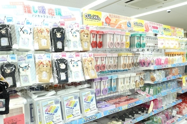 フェア「Identity V Sweet World Story フェア in アニメイト」や「「家庭教師ヒットマン REBORN!」未来編振り返りフェア」が開催中！　ほか［今日のアニメイト池袋本店］-11