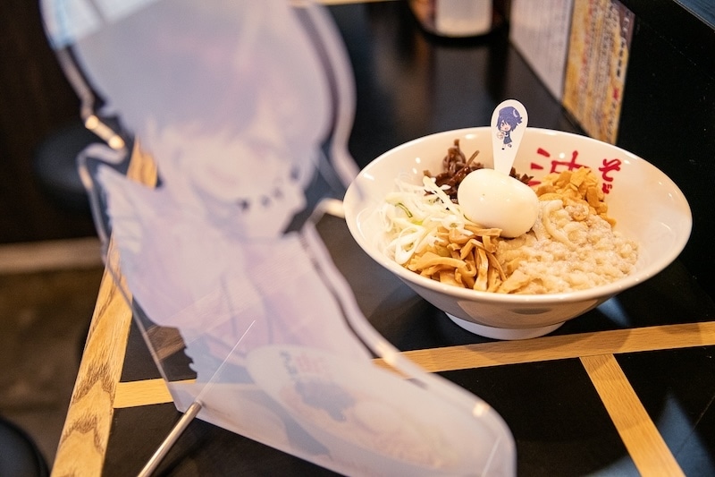 “たまっ子”のおれもっ……!! 油そば食いましたァ!! 背脂・キクラゲ・ガーリックチップで刺激MAX──あおぎり高校・音霊魂子さん監修の油そばを一緒にすすろう！　東京麺珍亭本舗コラボ開催記念レポート-13