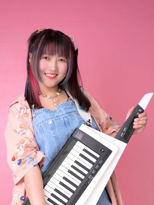 桃井はるこさん 8年ぶりのニューシングル「NewGame+」インタビュー|環境を変えて“レベル1”になっても、これまでの経験=プレイ時間は残っている。自身を奮い立たせる意味も込めた表題曲への想いと、デビュー25周年イヤーの展望を語る-2