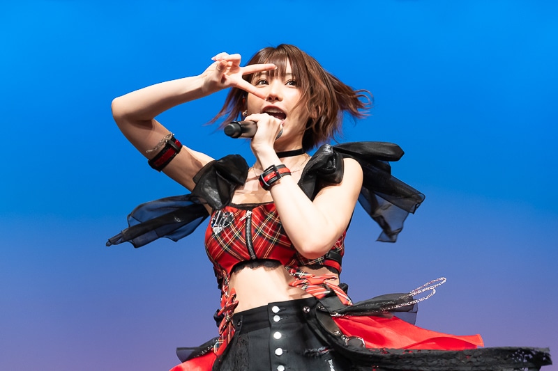 えなこさんがSNSへの書き込み厳禁なギリギリ話を暴露!?　8年続く番組の集大成イベントでぶっちゃけトーク＆ライブを披露！　えなこさん＆青木佑磨さんによる「えなこの〇〇ラジオPresents えなこの〇〇 Party!」レポート-26