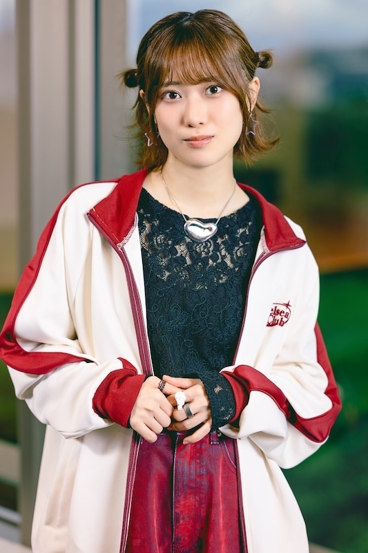 これまで培ってきた関係値や成長があるからこそ、最終話は安心して見られるはず。双見と佐藤の関係性の“ゴール”にも注目!?｜アニメ『笑顔のたえない職場です。』双見奈々役・夏吉ゆうこさん×間 瑞希役・伊藤美来さん対談インタビュー-7