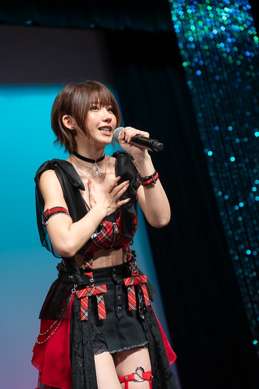 えなこさんがSNSへの書き込み厳禁なギリギリ話を暴露!?　8年続く番組の集大成イベントでぶっちゃけトーク＆ライブを披露！　えなこさん＆青木佑磨さんによる「えなこの〇〇ラジオPresents えなこの〇〇 Party!」レポート-40