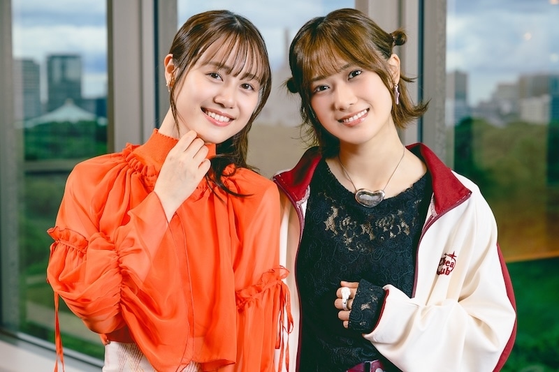 これまで培ってきた関係値や成長があるからこそ、最終話は安心して見られるはず。双見と佐藤の関係性の“ゴール”にも注目!?｜アニメ『笑顔のたえない職場です。』双見奈々役・夏吉ゆうこさん×間 瑞希役・伊藤美来さん対談インタビュー-9