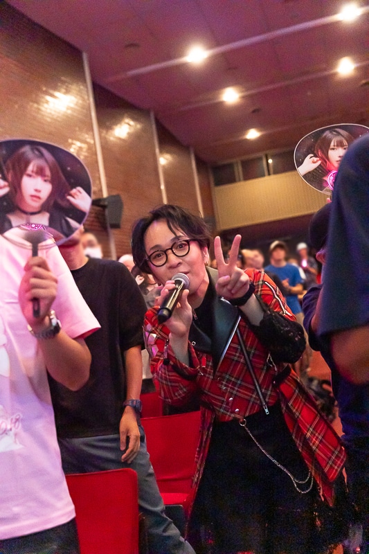 えなこさんがSNSへの書き込み厳禁なギリギリ話を暴露!?　8年続く番組の集大成イベントでぶっちゃけトーク＆ライブを披露！　えなこさん＆青木佑磨さんによる「えなこの〇〇ラジオPresents えなこの〇〇 Party!」レポート-41