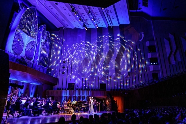 May’nさん、東京芸術劇場でグランドフィルハーモニック東京とシンフォニックコンサートを開催!-1