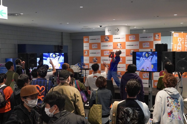 「東武鉄道 presents ANIMAX MUSIX 2025 YOKOHAMA supported by Lemino」開演前におなじみのアニメミュージックが飛び交う! 来場者参加型カラオケ企画でにぎわった「LIVE DAM WAO! カラオケブース」レポート-2
