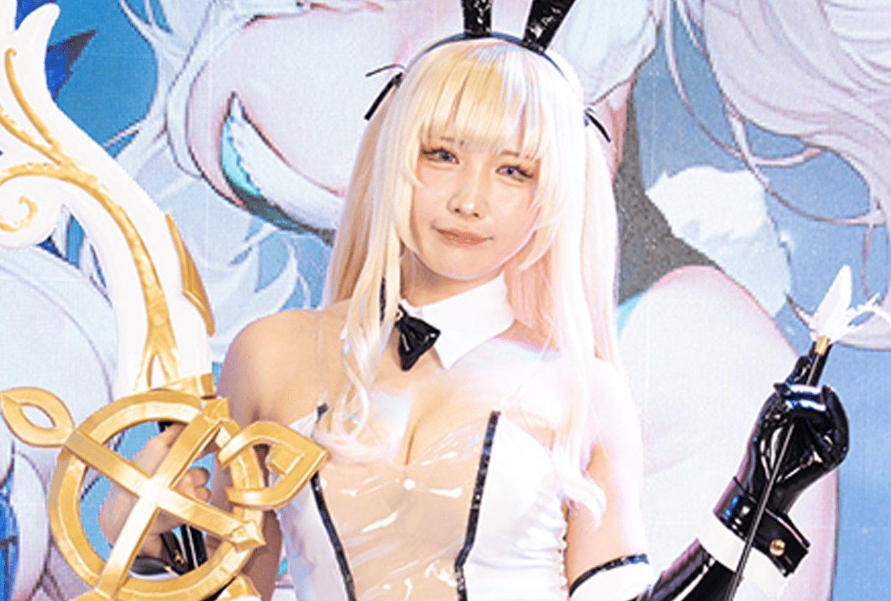 透け感セクシーなバニーガールたちが『ブラウンダスト2』ブースに大集合│冬コミ2025の美人コスプレイヤー&コンパニオン特集