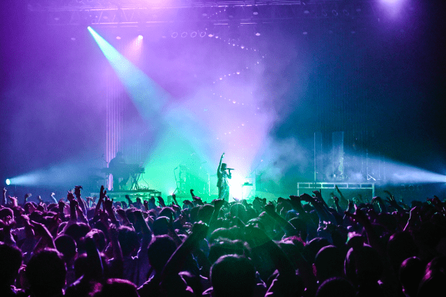 楠木ともりさんの26歳を記念したバースデーライブ「TOMORI KUSUNOKI BIRTHDAY LIVE 2025 “LAPIDARIES”」公式レポートが到着！-5